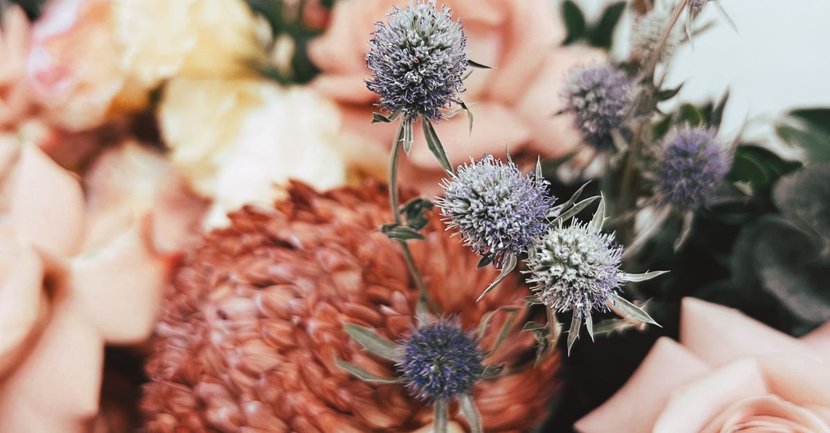 Creating a Romantic Atmosphere with Wedding Flowers
