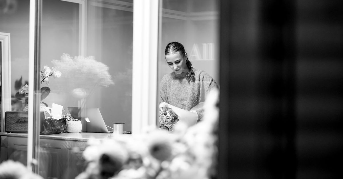 Emotional Messages Conveyed Through Sympathy Flower Choices