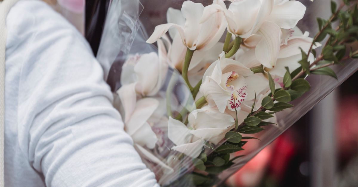Personalising Your Monthly Flower Delivery Experience